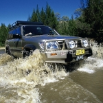 Передний бампер ARB Deluxe для Nissan Patrol Y61 до 2004 г